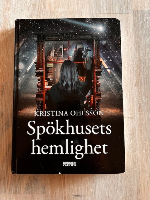 672b7fa5-f1ec-4a66-8103-6663d0b0cb01 Spökhusets hemlighet (Upplaga 1)
