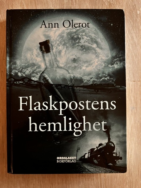 04ae3a15-5f82-44ba-ab83-3d298946c2fd Flaskpostens hemlighet (Upplaga 1)
