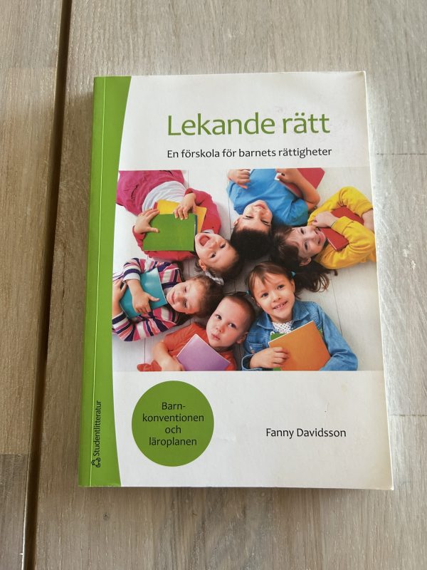 IMG_0055 Lekande rätt : en förskola för barnets rättigheter (Upplaga 1)