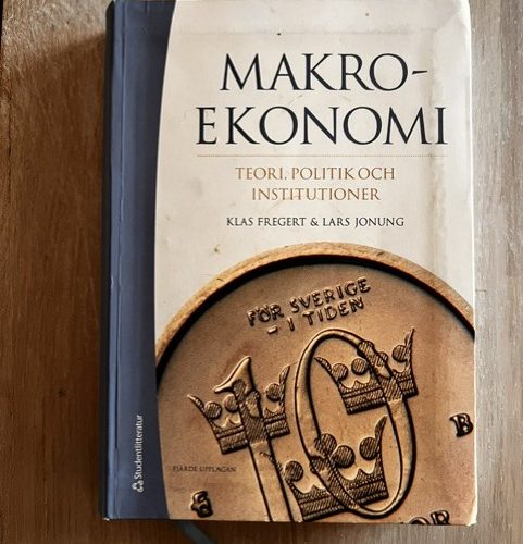 bf1860ec-b0c8-4912-a200-714d180e0b17 Makroekonomi - Teori, politik och institutioner (Upplaga 4)