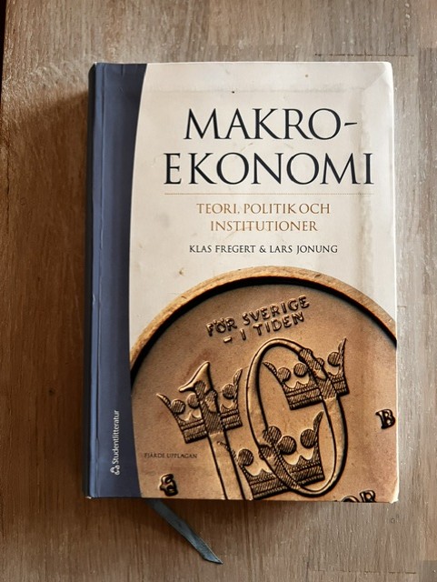 bf1860ec-b0c8-4912-a200-714d180e0b17 Makroekonomi - Teori, politik och institutioner (Upplaga 4)