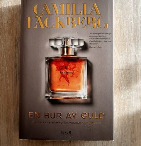 fa79e5b9-5c9d-4947-82de-689b1e2be188 En bur av guld